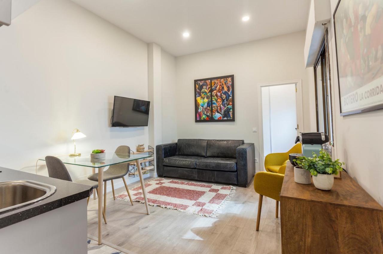 Apartamento Gran Via En Madrid Buitenkant foto