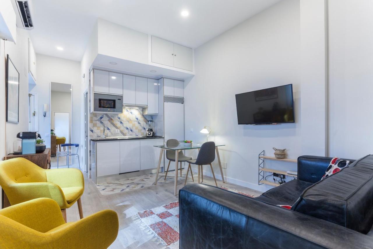 Apartamento Gran Via En Madrid Buitenkant foto