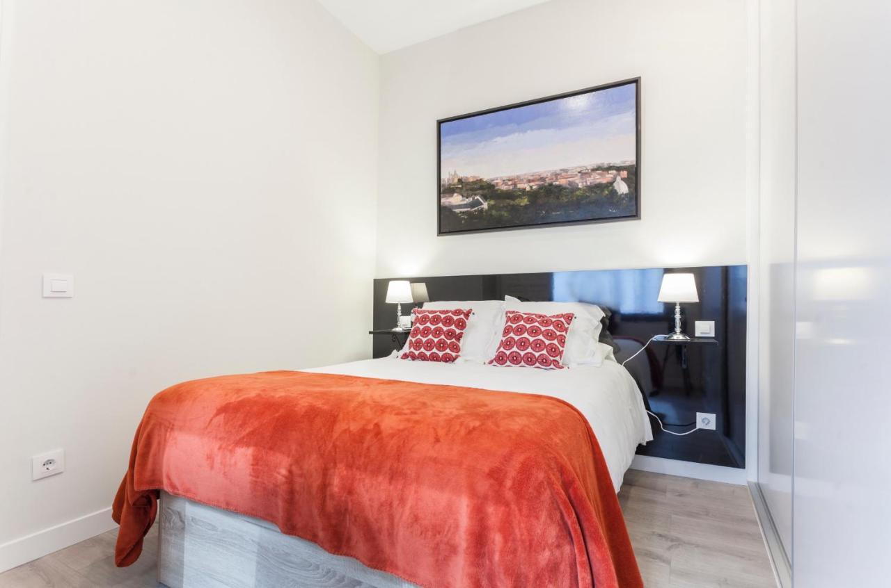 Apartamento Gran Via En Madrid Buitenkant foto